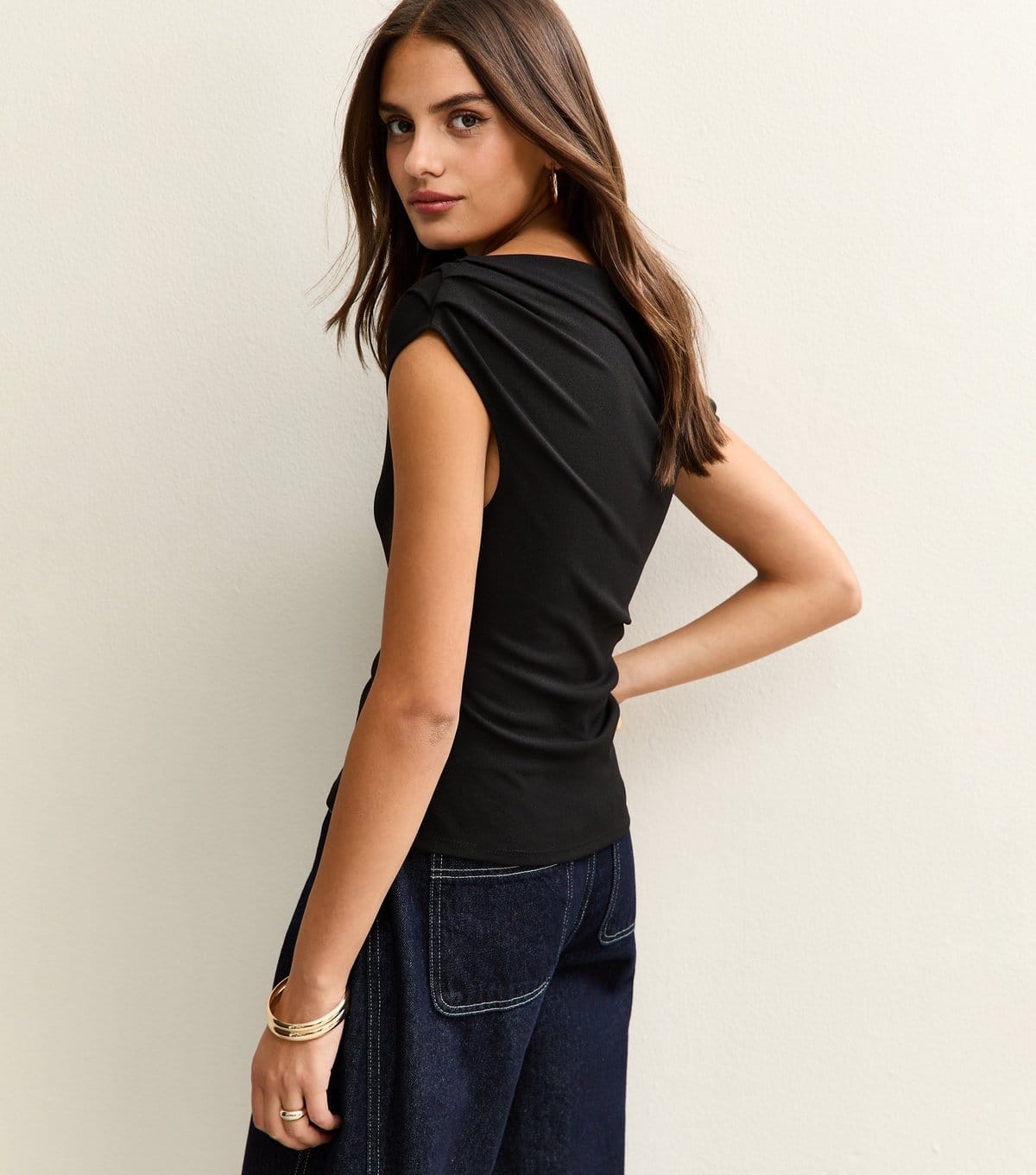 New Look Women's Black Gathered Off The Shoulder Top New Look - 4