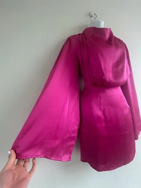 Pretty Lavish * NEW * (shop floor) Pretty Lavish Pink Satin Party Dress UK 8- RRP £68