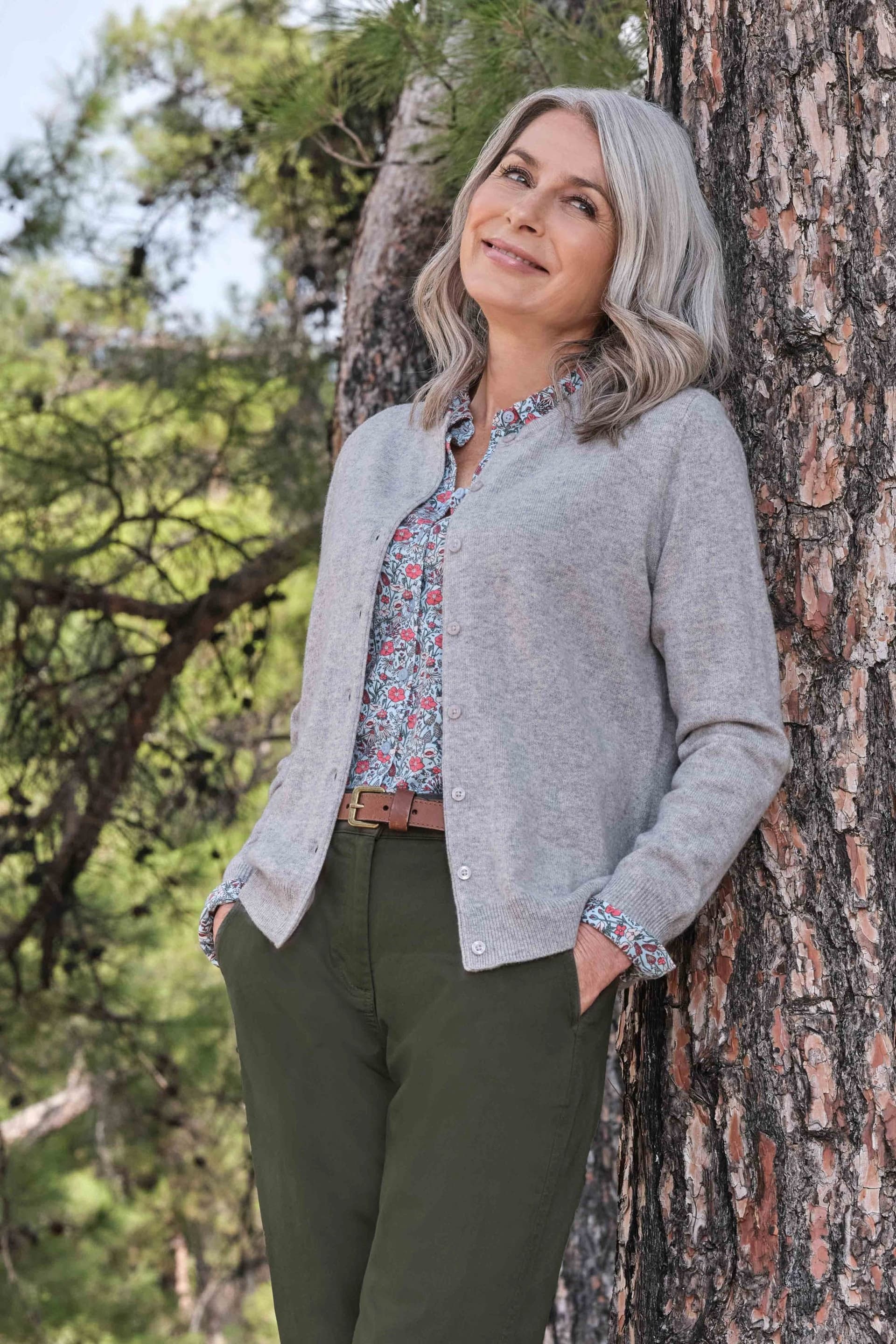 WoolOvers WoolOvers Women's Cashmere & Merino Crew Neck Cardigan Womens in Light Grey