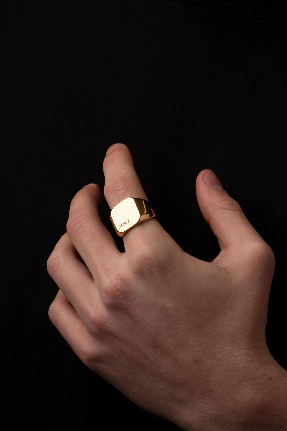 Outrage London Outrage London Men's 18K Gold Personalised Square Signet Ring - 2