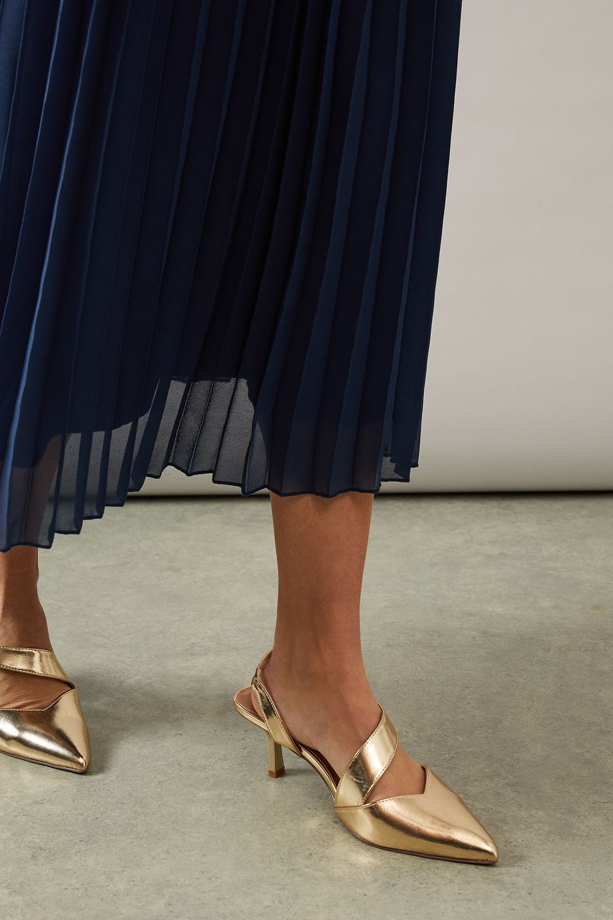 Wallis Wallis Women's Wide Fit Evelyn Asymmetric Slingback Kitten Heel Court Shoes in Gold - 3