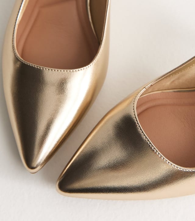 New Look Women's Wide Fit Gold Faux Leather Slingback Pumps Vegan New Look - 3