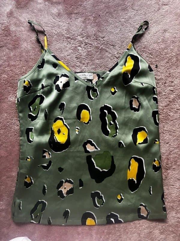Never Fully Dressed Never Fully Dressed Green Leopard Print Cami Top – Size M