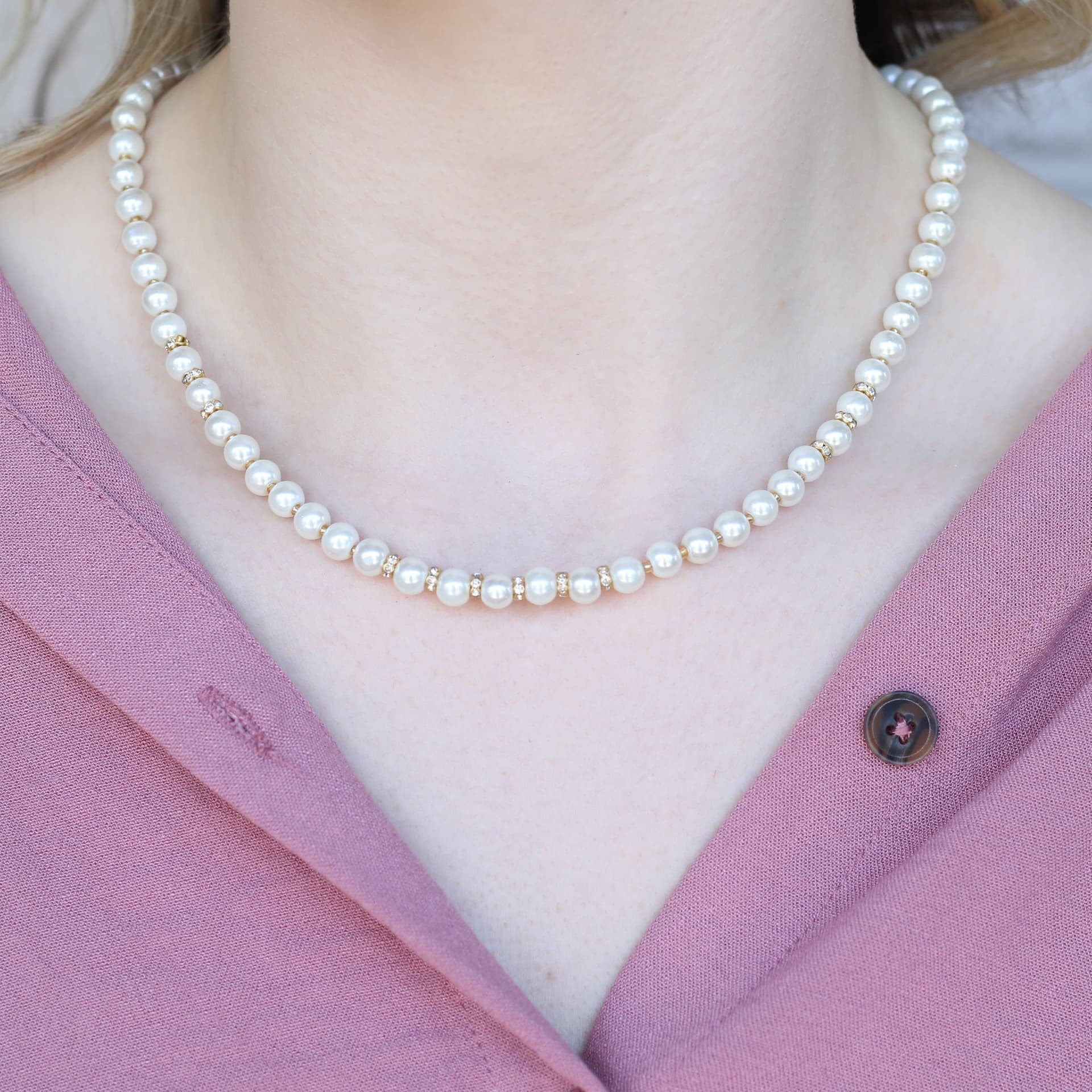 The Colourful Aura The Colourful Aura Women's White Round Pearl Bridesmaid Statement Necklace & Earring Set