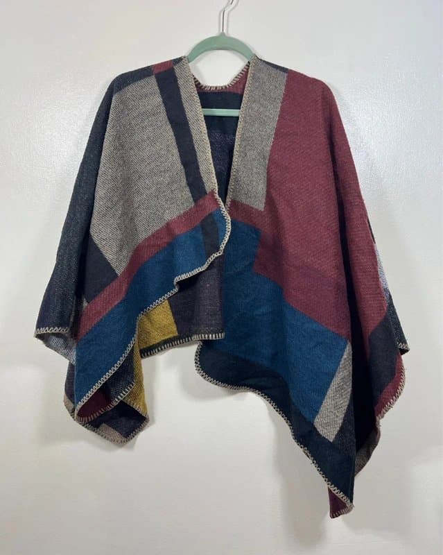 No Label Blanket Poncho Shawl Cape Wrap Geometric Colour Block - One Size - Very Good Condition