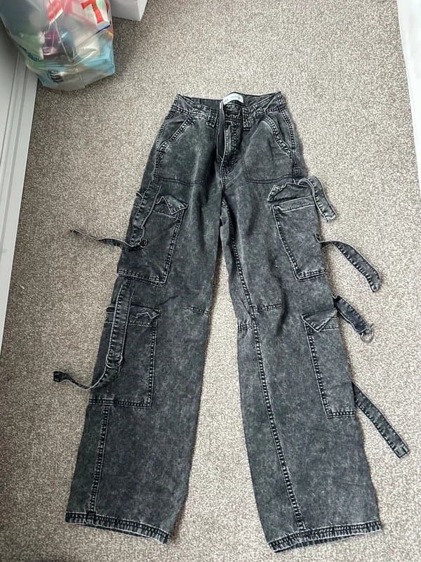 Bershka Cargo style pants