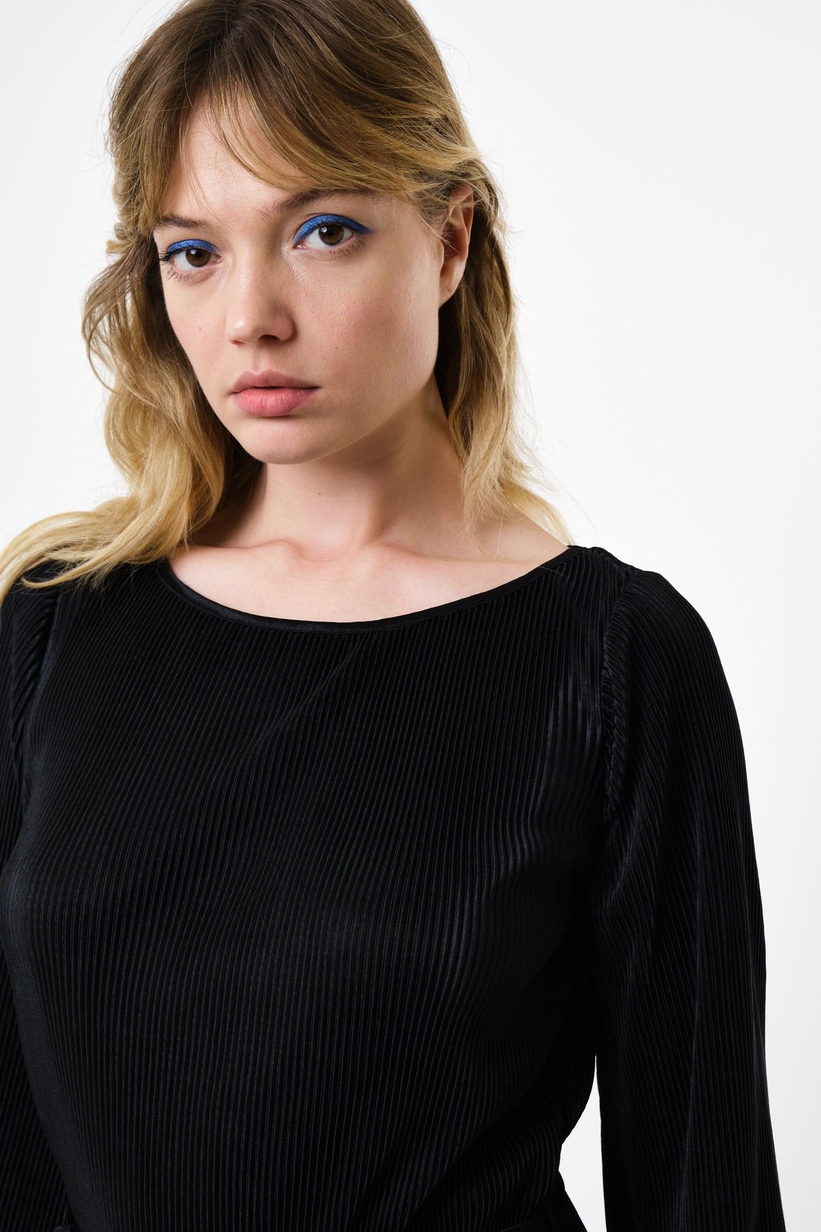 Louche Louche Women's Milene Pleat Long Sleeve Midi Dress - Black - 4