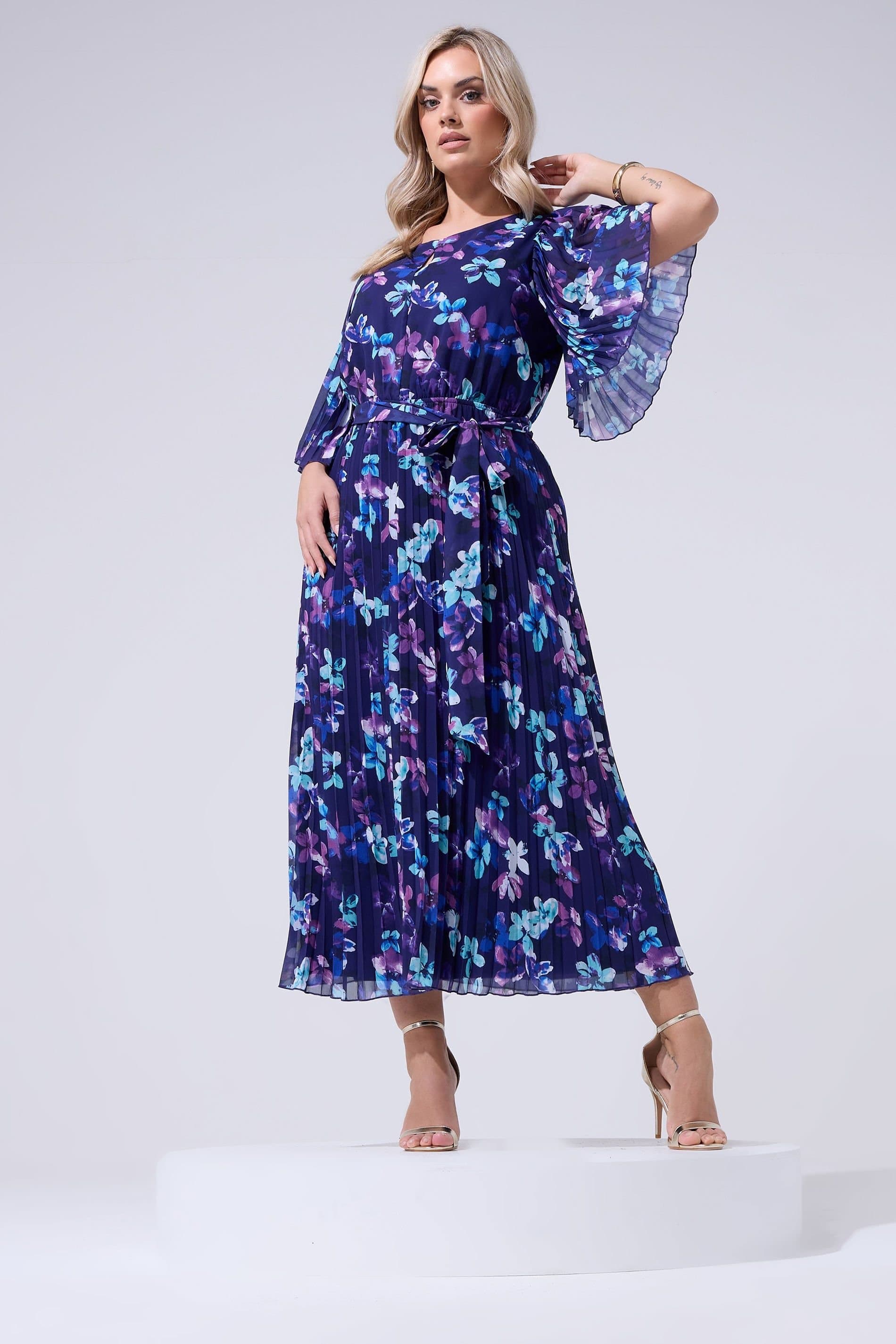Yours Yours Women's Floral Pleated Maxi Dress in Dark Blue