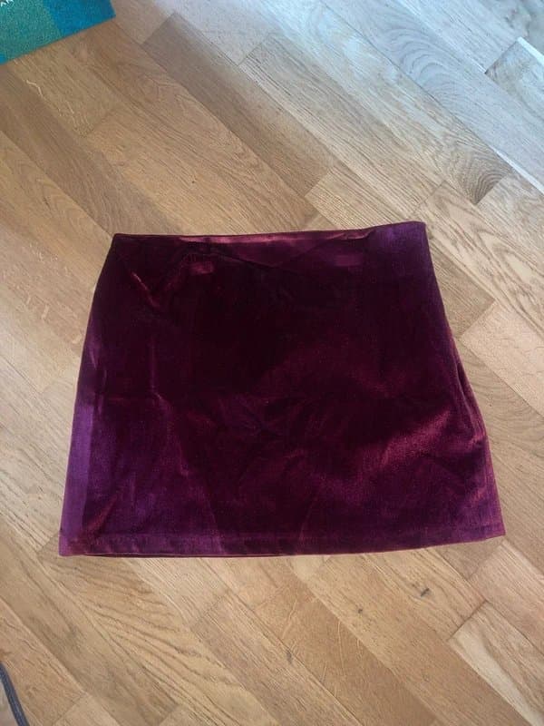 ASOS asos design size 12 red velour velvet skirt