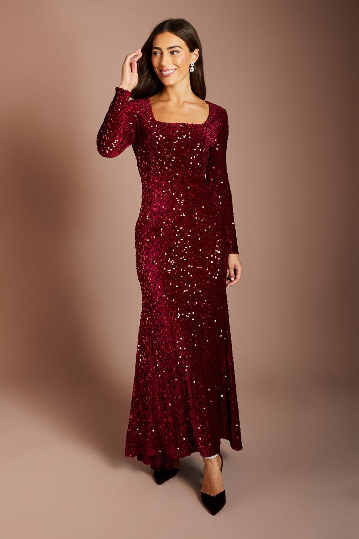 Coast Coast Women's Square Neck Velvet Sequin Long Sleeve Black Maxi Dress in Burgundy