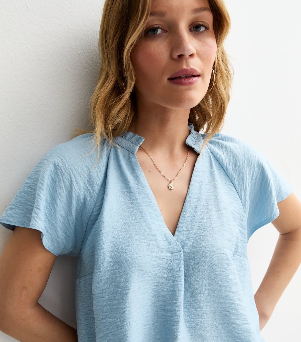 New Look Women's Blue Crinkled Flutter Sleeve Blouse New Look