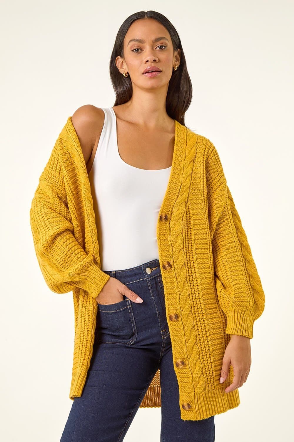 Dusk Dusk Women's Cable Knit Oversized Cardigan in Amber