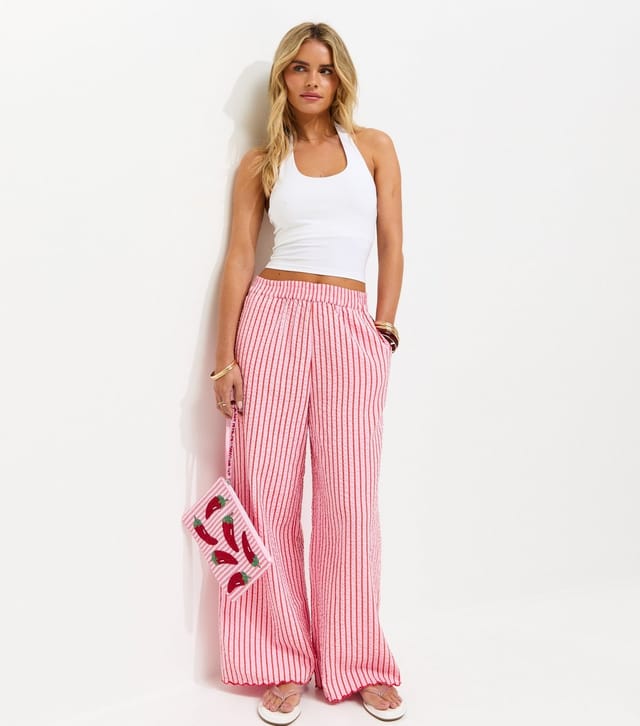 New Look Women's Petite Pink Striped Seersucker Scallop Edge Trousers New Look - 2
