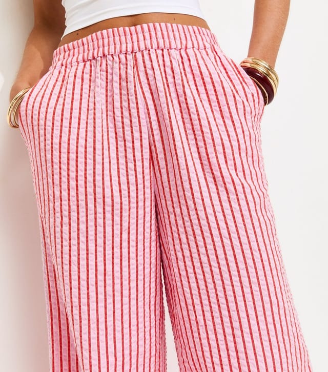 New Look Women's Petite Pink Striped Seersucker Scallop Edge Trousers New Look - 3