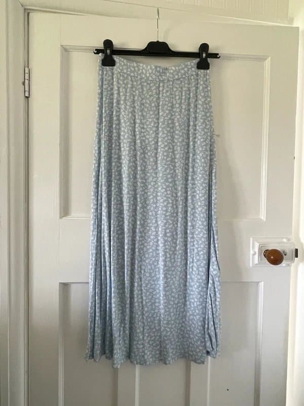Monki Brand New Monki Baby Blue Floral Midi Skirt