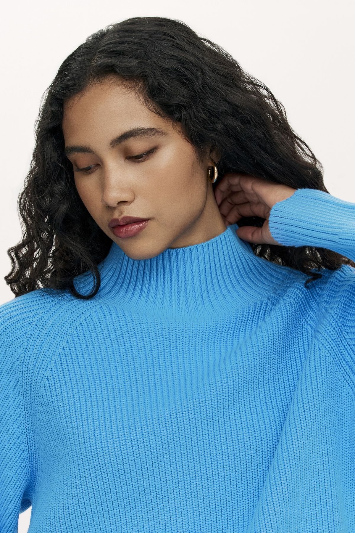 Finery London Finery London Women's Kaela Funnel Neck Knitted Jumper in Bright Blue - 4