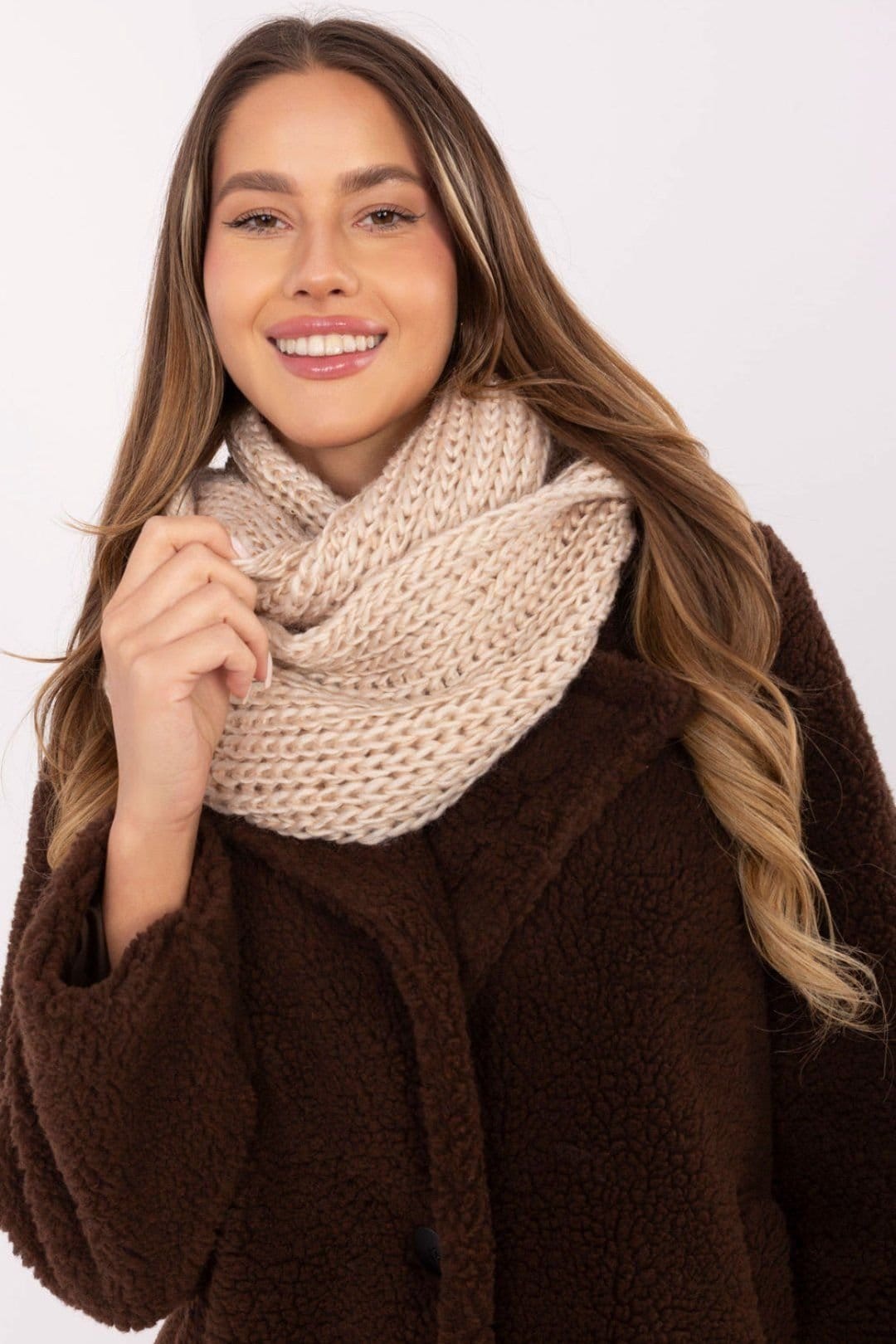Love Lace Love Lace Women's Infinity Snood Scarf Thick Woven Polyester Neck Warmer Comfort in Beige - 4