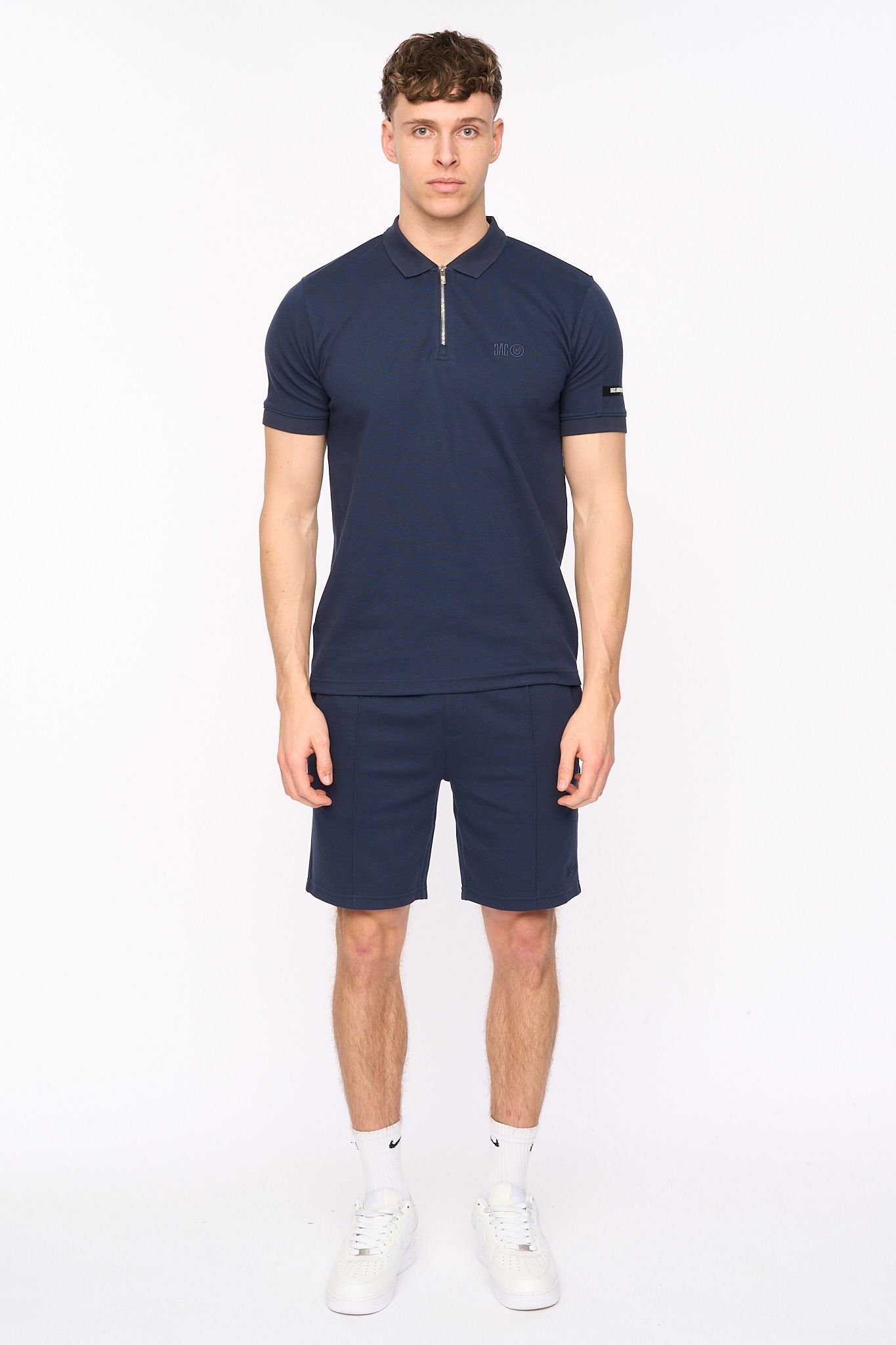 Duck and Cover Duck and Cover Men's Sherborn Smart Zip Polo with Sleeve Panels in Navy - 4