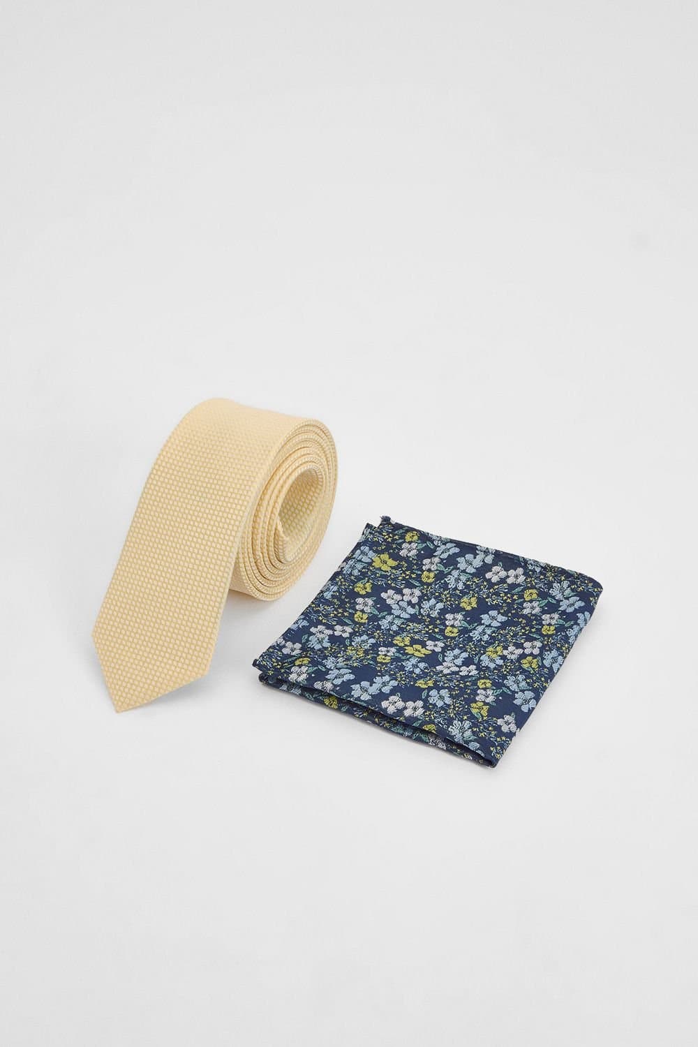 Burton Burton Men's Butter Yellow Tie & Ditsy Pocket Square