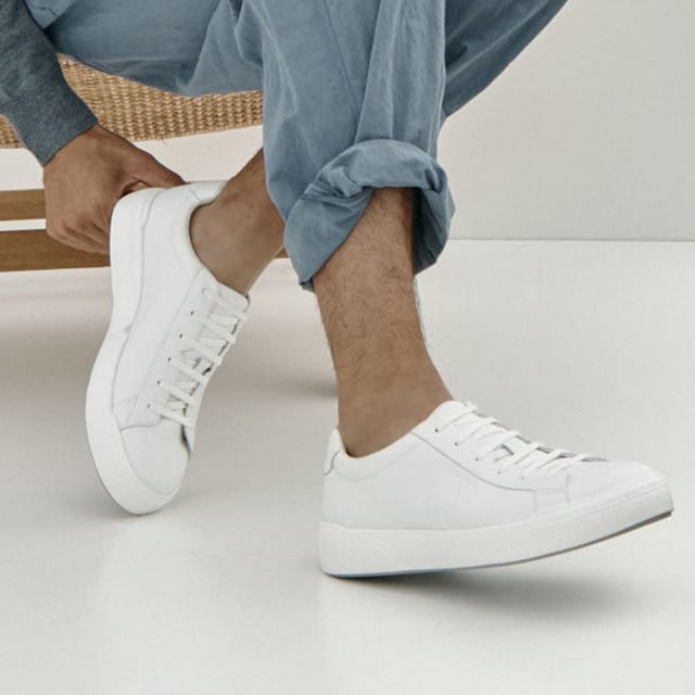 Vionic Vionic Men's Colbie Slip On Trainers in White - 2