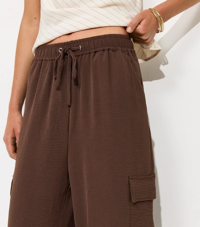 New Look Women's Darl Brown Cargo Style Cuffed Trousers New Look - 2