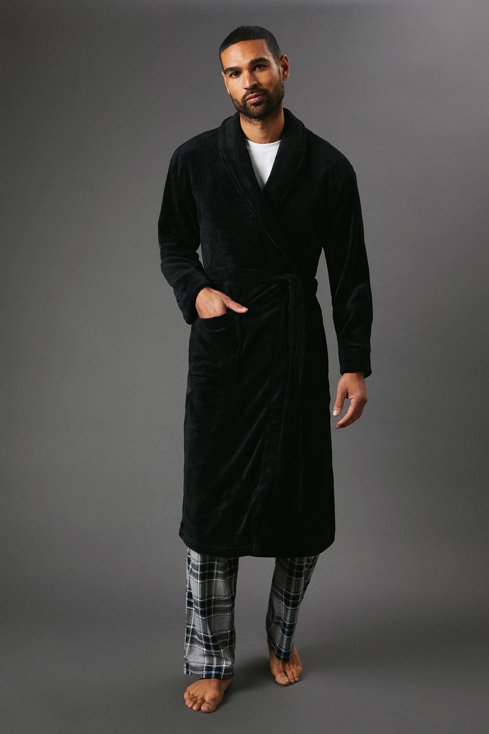 Maine Maine Men's Black Shawl Collar Dressing Gown - 1