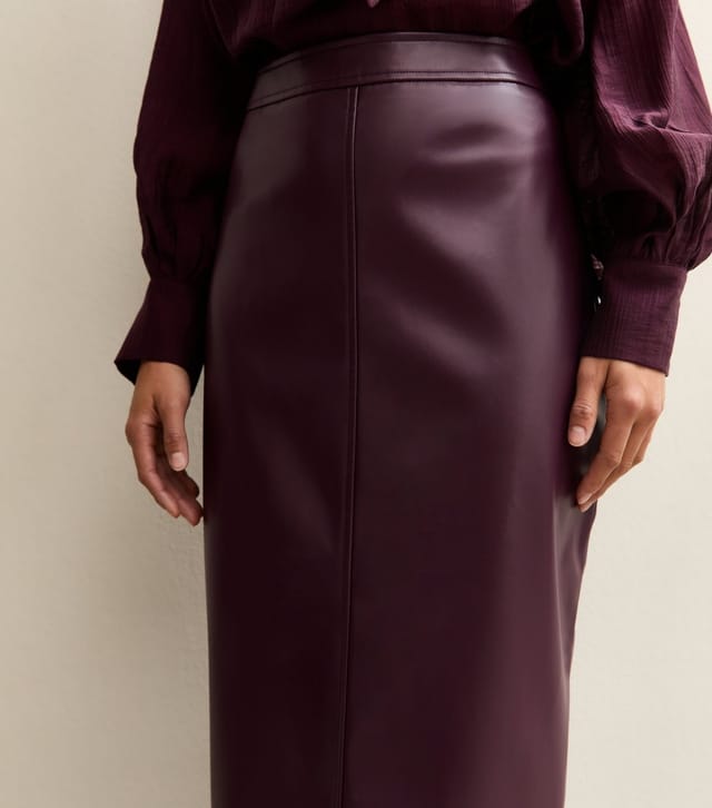 New Look Women's Petite Dark Burgundy Faux Leather Pencil Skirt New Look - 2