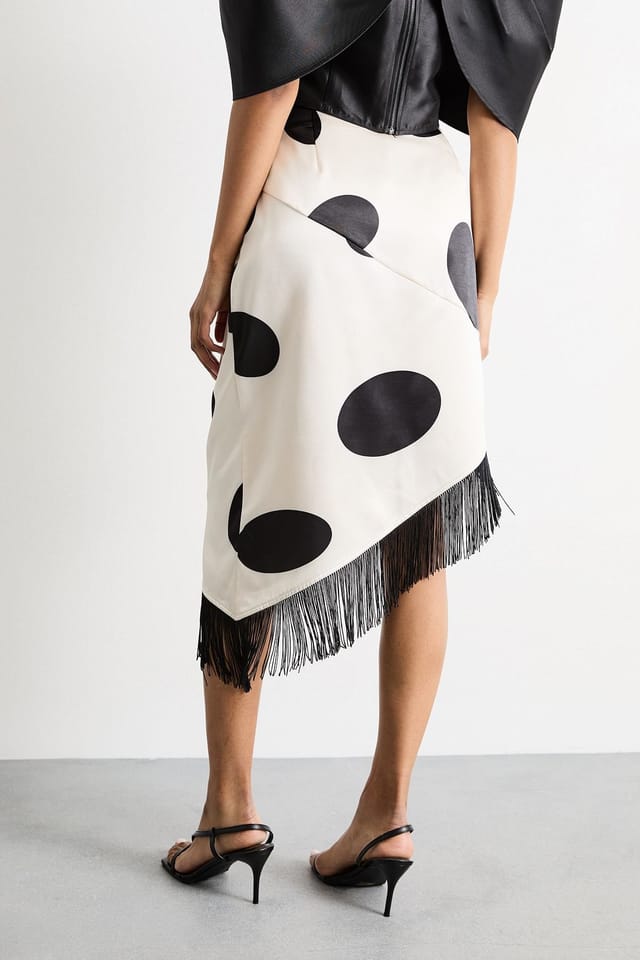 Warehouse Warehouse Women's Abstract Printed Satin Fringed Midi Skirt in Mono - 3