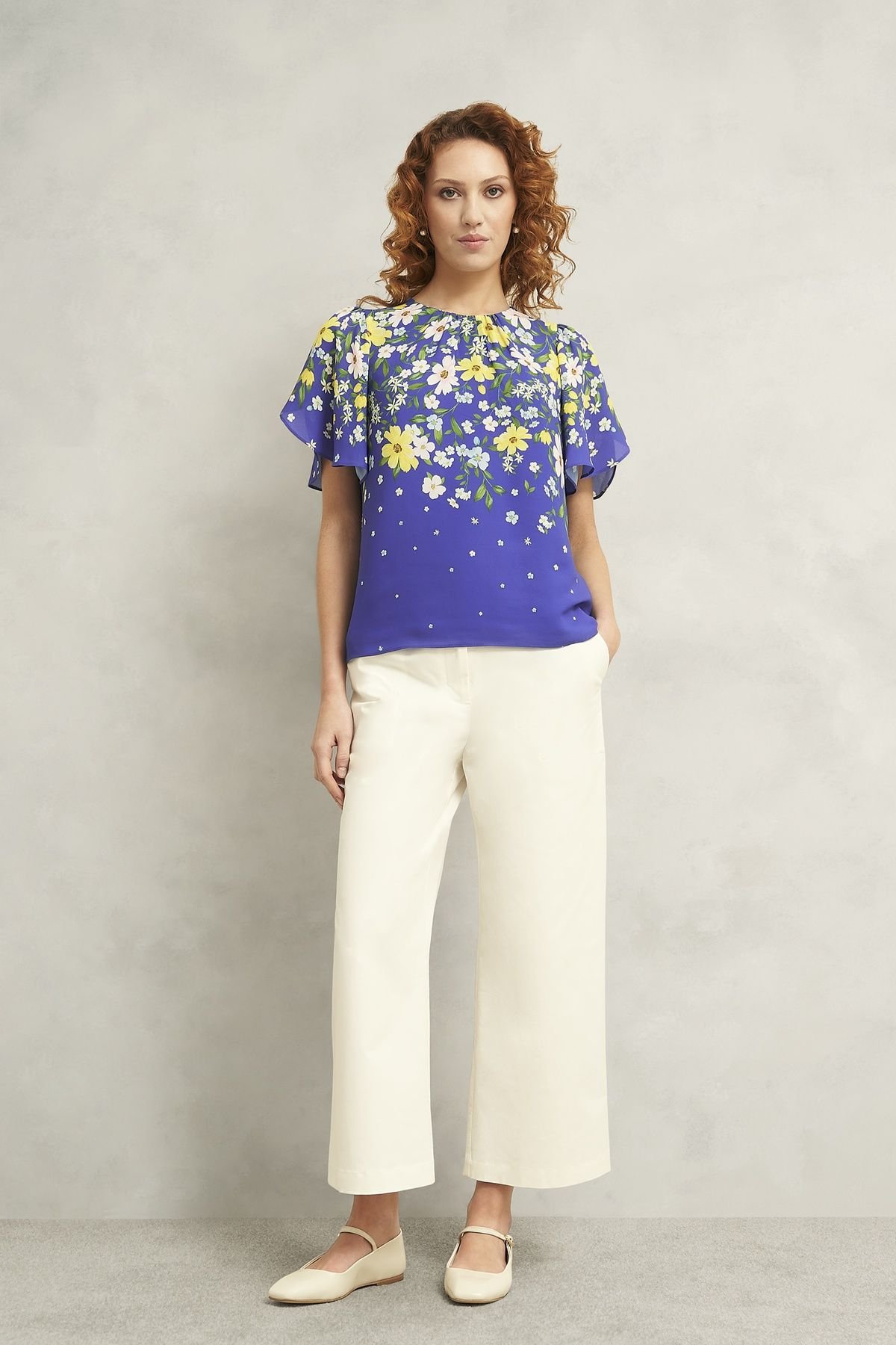 Hobbs London Hobbs London Women's Verena Flutter Sleeve Floral Top in Royal - 3