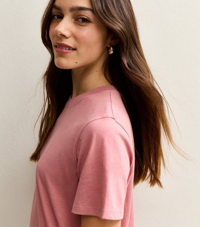 New Look Women's Petite Mid Pink Relaxed Crew Neck T-Shirt New Look - 2