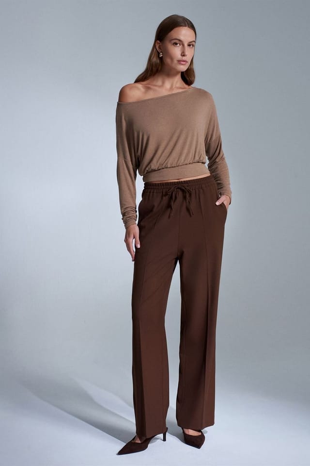 Dilvin Dilvin Women's Women's Straight-leg Crepe Trousers in Brown - 2