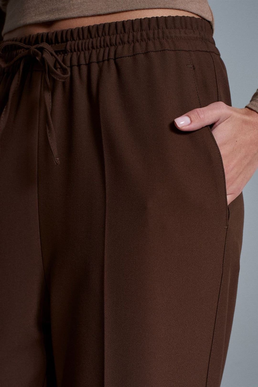Dilvin Dilvin Women's Women's Straight-leg Crepe Trousers in Brown - 4