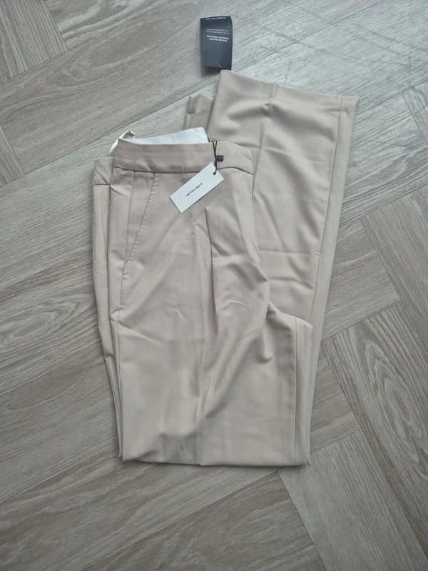 Karen Millen Karen Millen Stone tailored tapered leg trousers