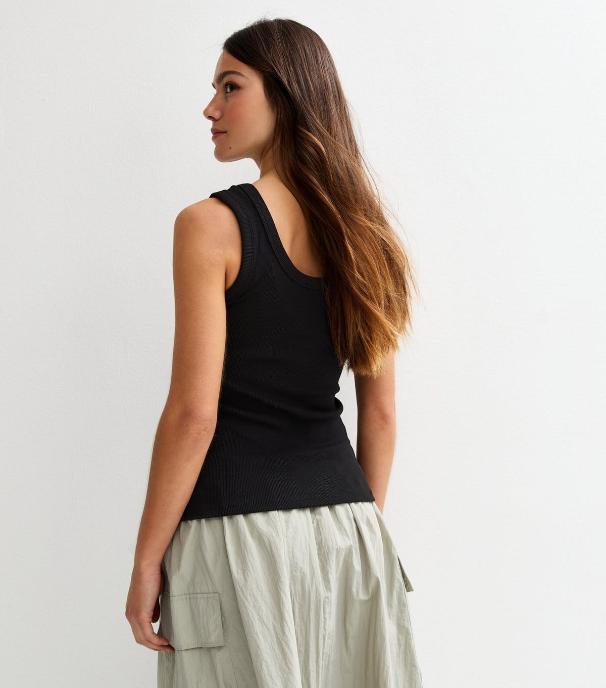 New Look Women's Petite Black Ribbed Scoop Neck Vest New Look - 4