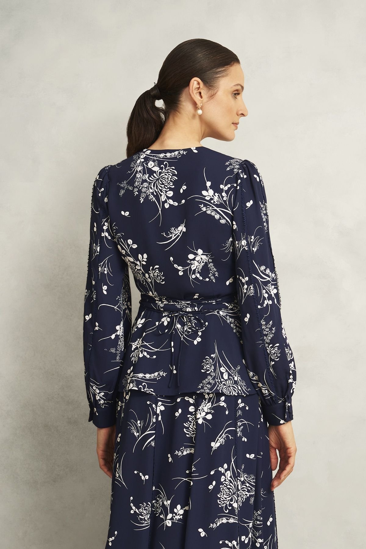 Hobbs London Hobbs London Women's Brielle Floral Print Top in Dark Navy - 4