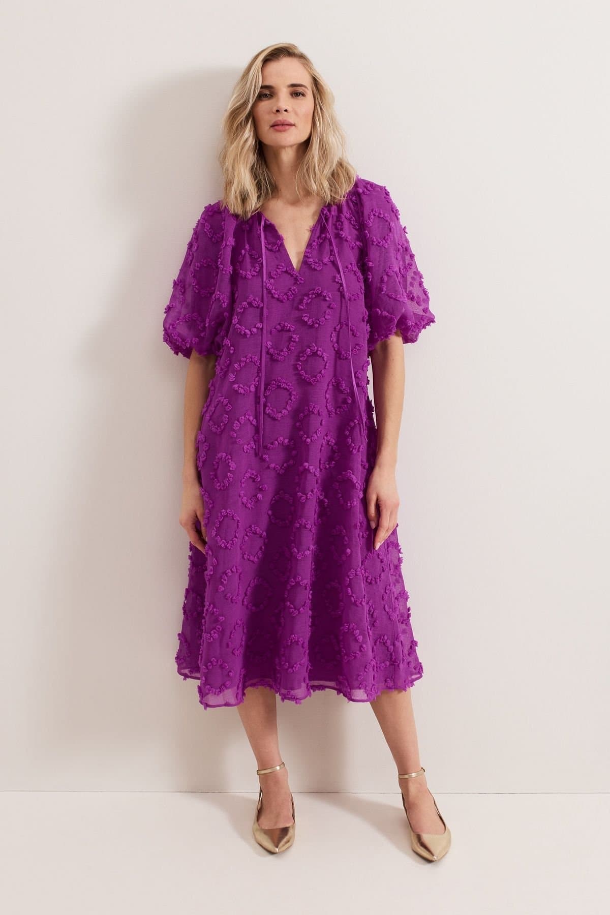 Phase Eight Phase Eight Women's Bella Textured Puff Sleeve Midi Dress in Grape