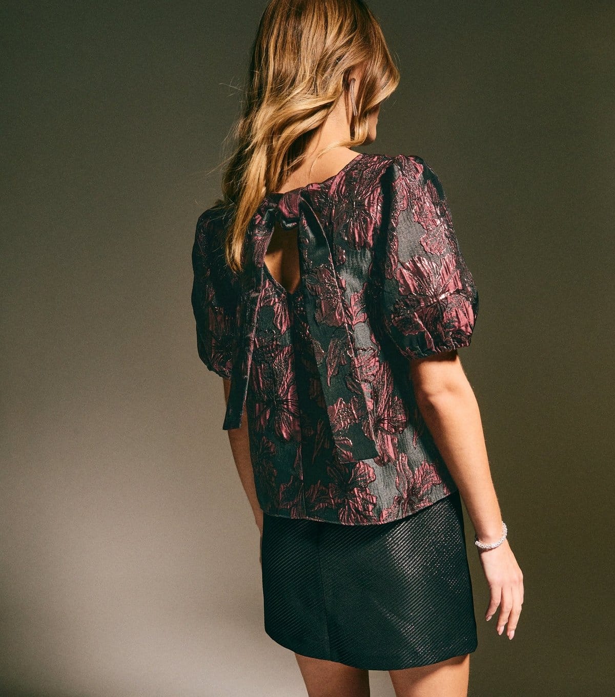 New Look Women's Dark Burgundy Floral Jacquard Short Sleeve Top New Look - 4