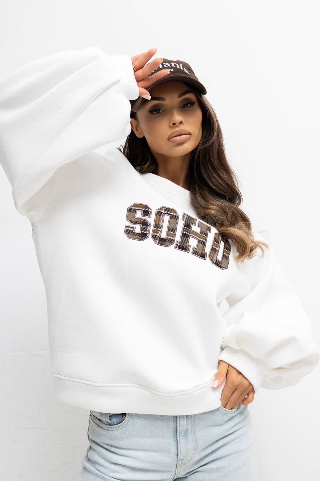 Love Lace Love Lace Women's Soft Cotton Elastane Sweatshirt with Back Slit in White