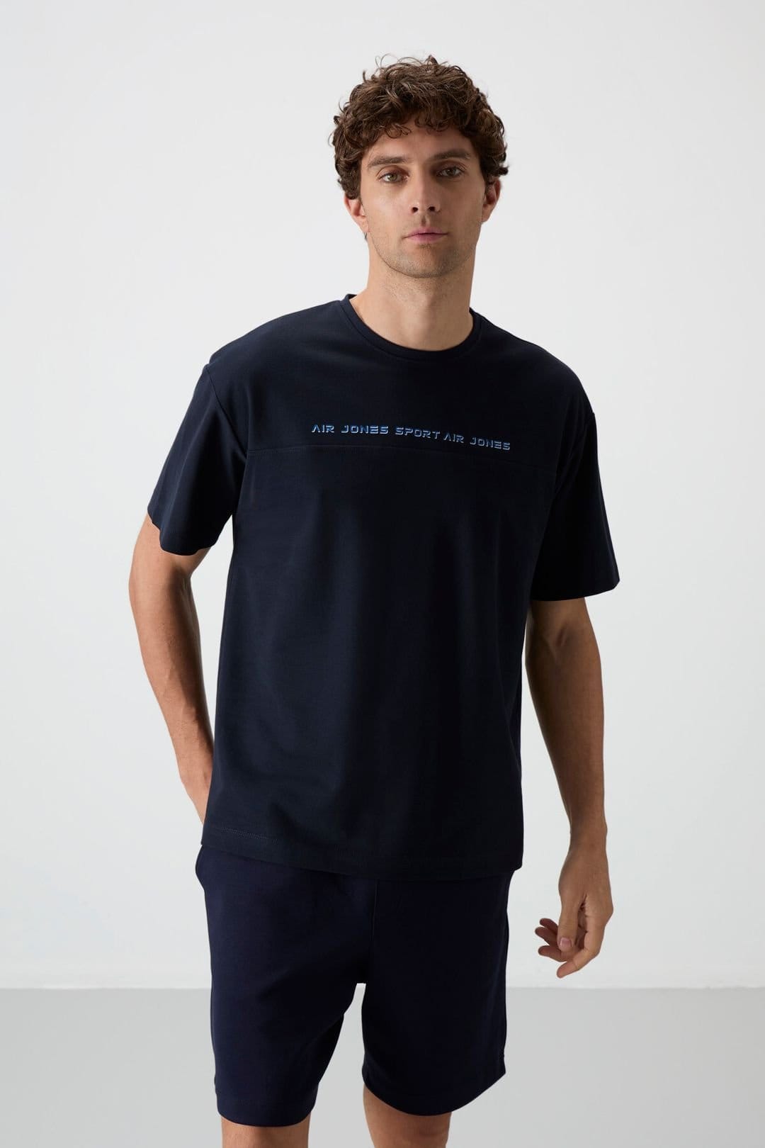 Tommy Life Tommy Life Men's Oversized Crew Neck Printed T-Shirt in Navy - 4