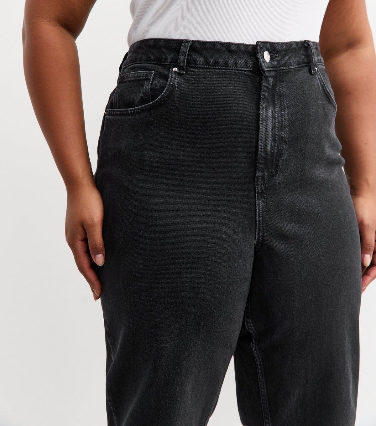 New Look Women's Plus Size Washed Black Barrel Leg Jeans Curves New Look - 4