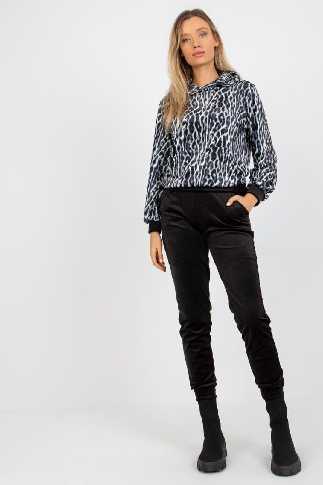 Love Lace Love Lace Women's Velour Animal Print Hoodie Sweatpants Set in Black