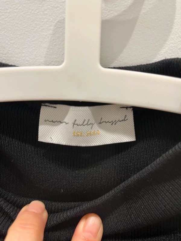 Never Fully Dressed Never Fully Dressed puff sleeved top