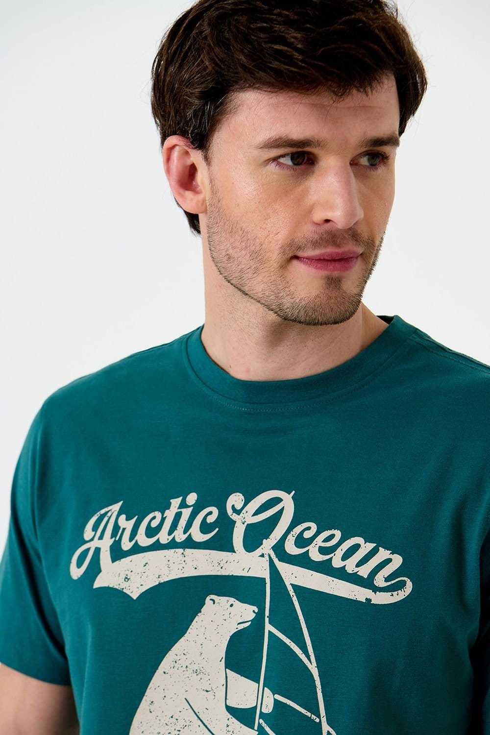 Saltwell Saltwell Men's Graphic Print Cotton T-Shirt in Bottle Green - 4