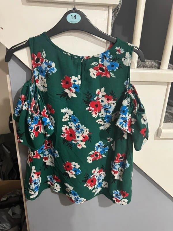 New Look Ladies cold shoulder top size 12