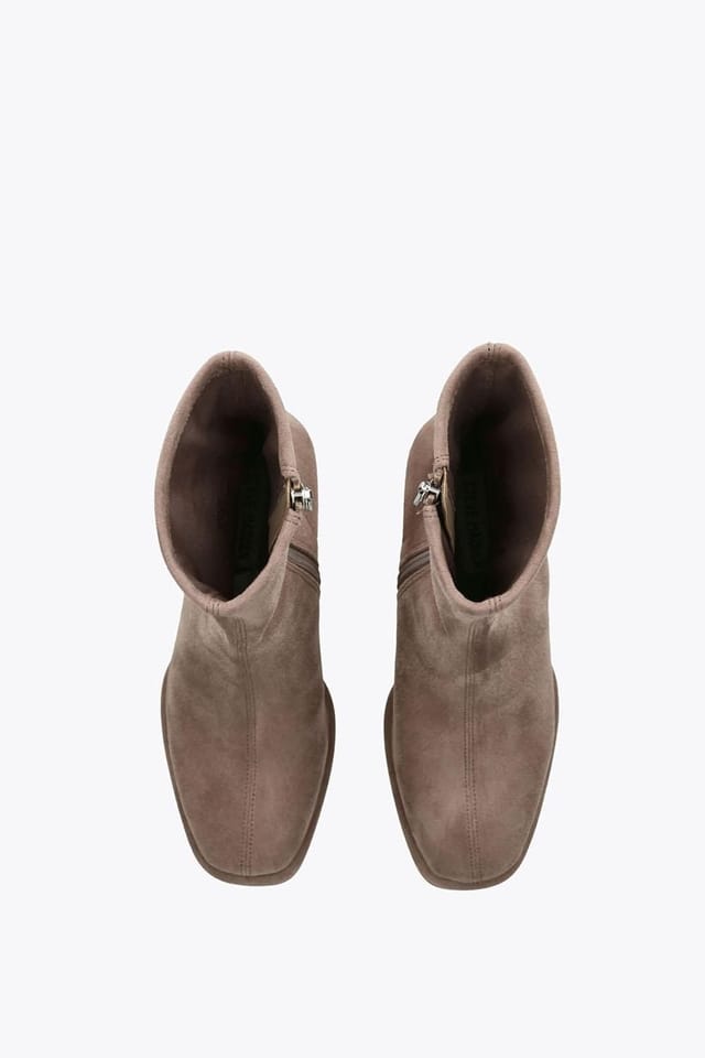 Steve Madden STEVE MADDEN Women's 'Nextstep Taupe' Suede Boots in Taupe - 2