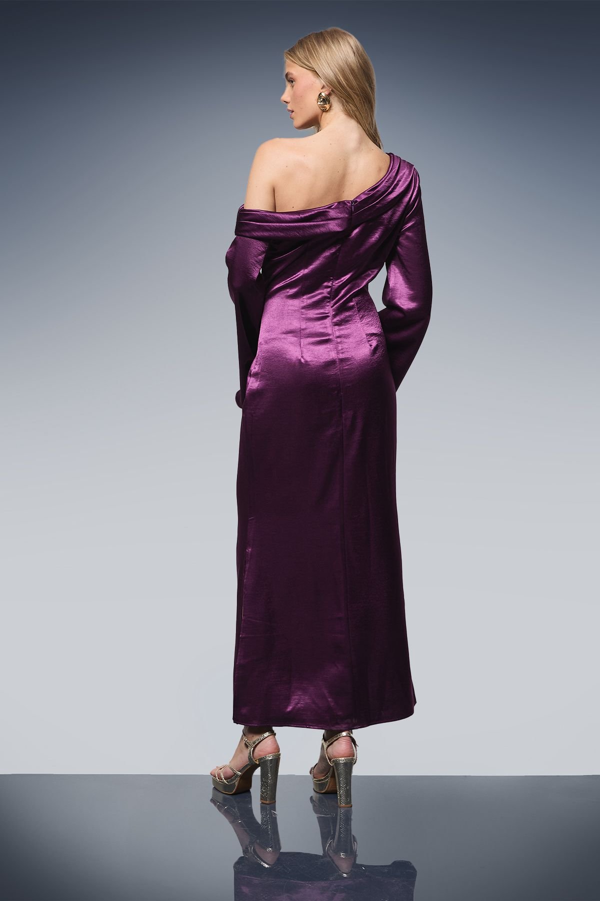 Oasis Oasis Women's Satin Off-The Shoulder Slip Dress in Purple - 3