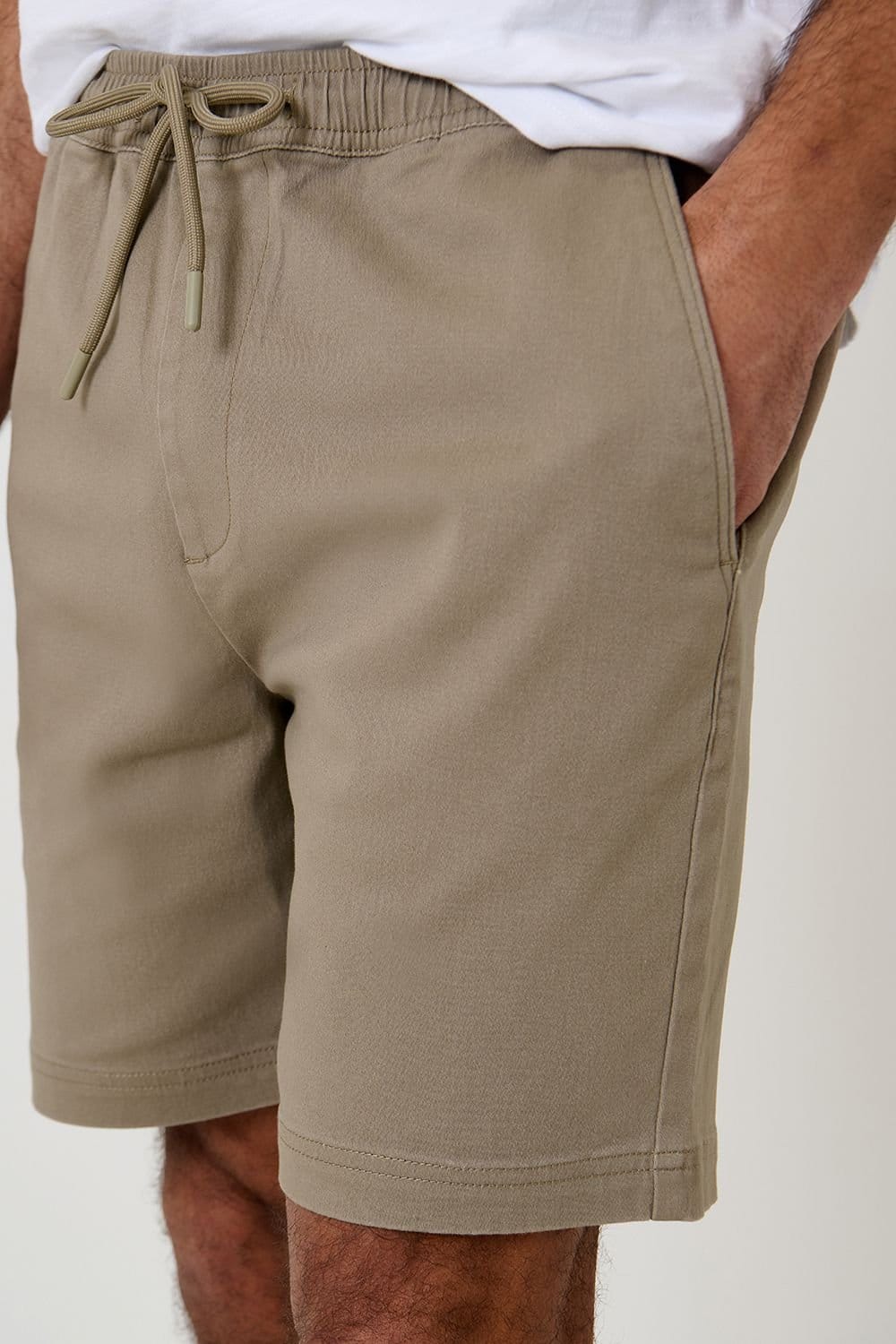Threadbare Threadbare Men's Shorter Length Stretch Chino Shorts in Taupe - 4