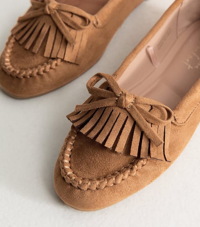 New Look Women's Tan Faux Suede Front Fringe Loafers Vegan New Look - 3