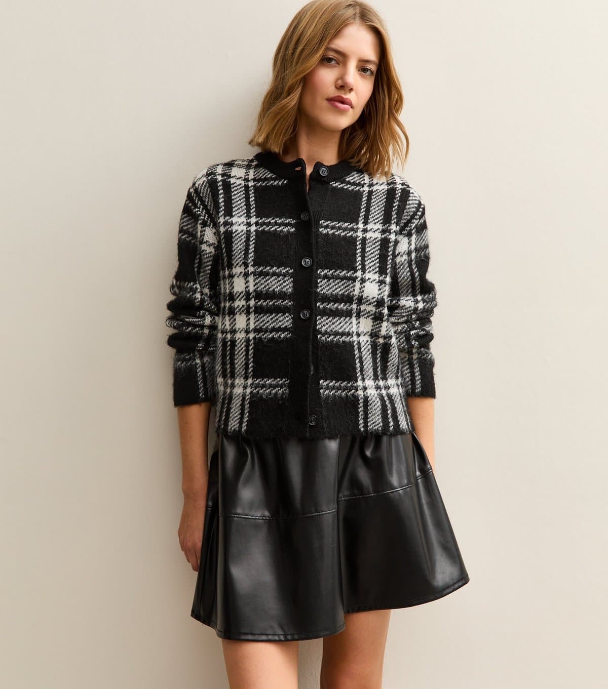 New Look Women's Black Faux Leather A-Line Mini Skirt New Look