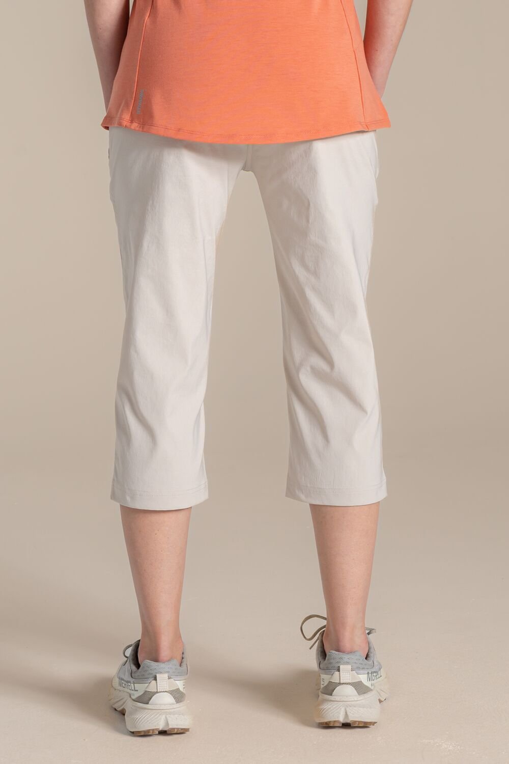 Craghoppers Craghoppers Women's Kiwi Pro III Cropped Water Repellent Anti-Insect Trousers in Cream - 2